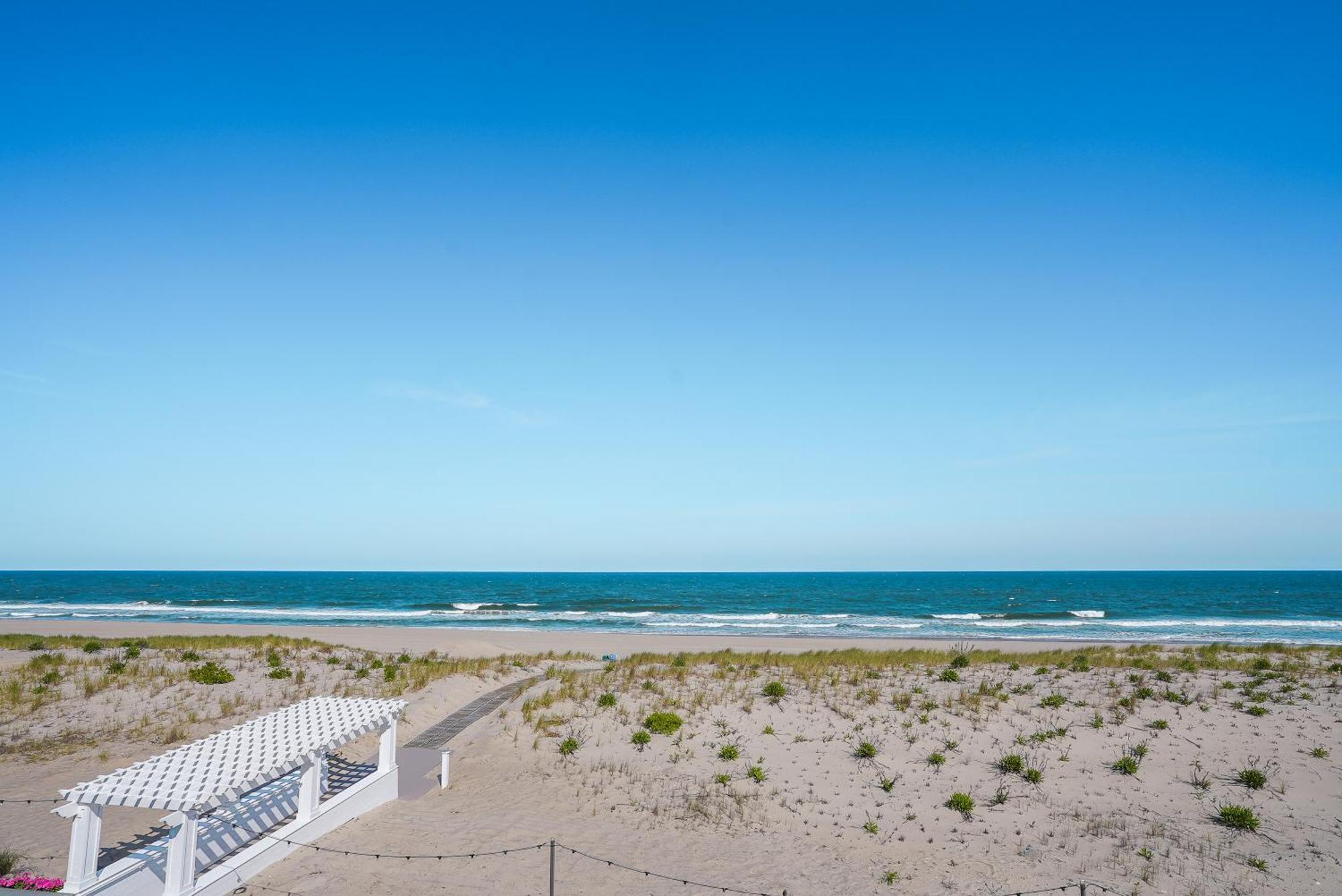 Spray Beach Hotel Beach Haven Exterior photo